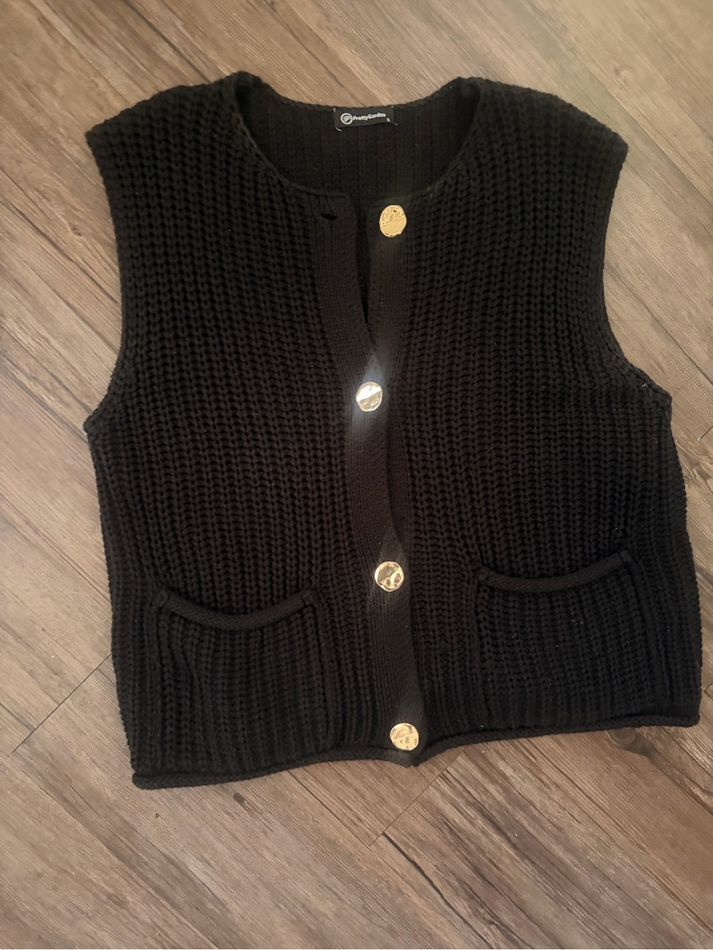 Pretty garden Black Chunky Knit Button-